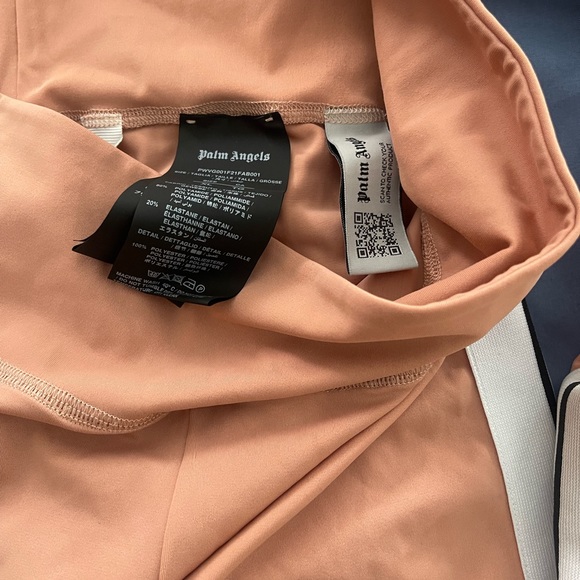 Off-White Leggings and Bra - Picture 2 of 3